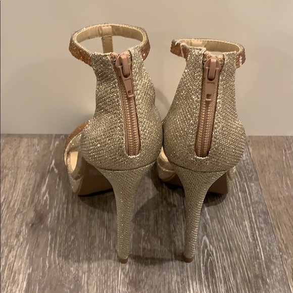 LolaShoetique Rose Gold size 7. Brand New! - Picture 2 of 6